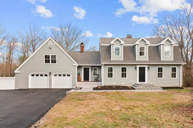 $1,100,000 | 4 Roaring Brook Lane, Shelton, CT 06484