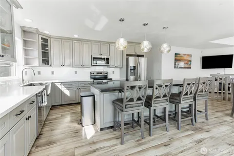 $895,000 | 26987 Highway 20, Oak Harbor, WA 98277