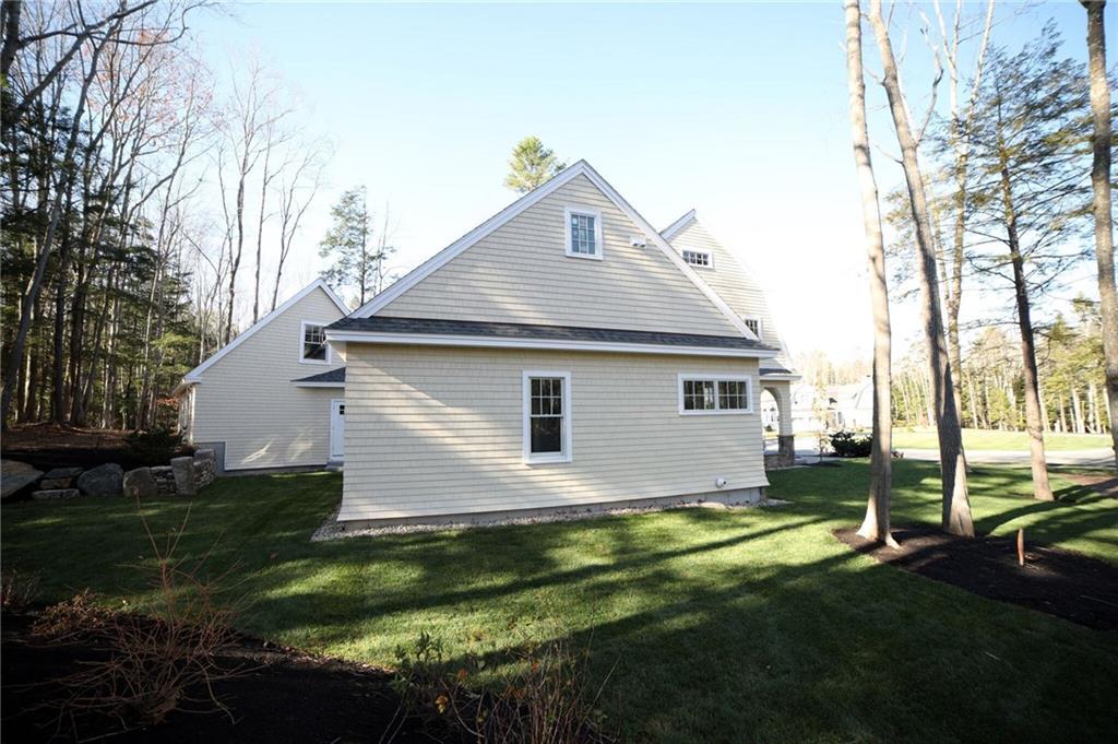 12 Commodore Way Kennebunk, ME 04043 - Photo 4 of 31 Photo