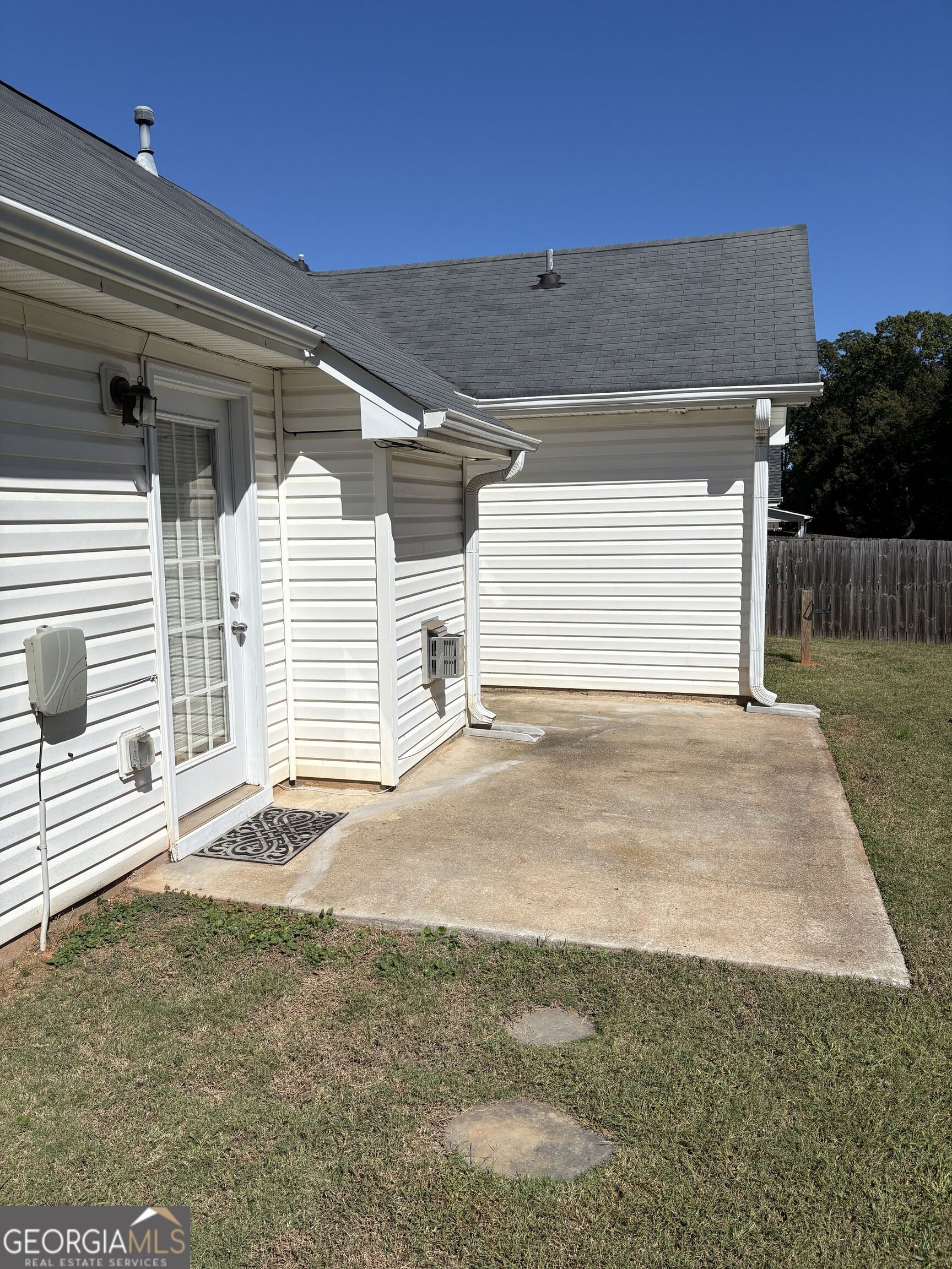294 Oliver Ridge Drive Commerce, GA 30529 - Photo 3 of 8 Gallery Image 3