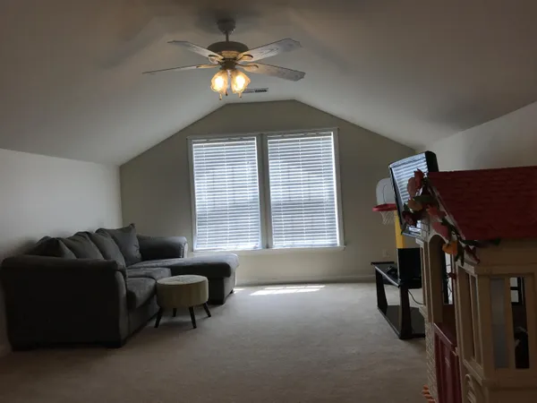 $2,300 | 272 Mayfield Drive, Goose Creek, SC 29445