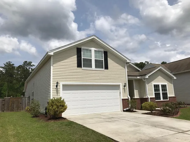 $2,100 | 272 Mayfield Drive, Goose Creek, SC 29445