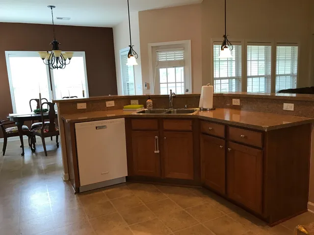 $2,100 | 272 Mayfield Drive, Goose Creek, SC 29445