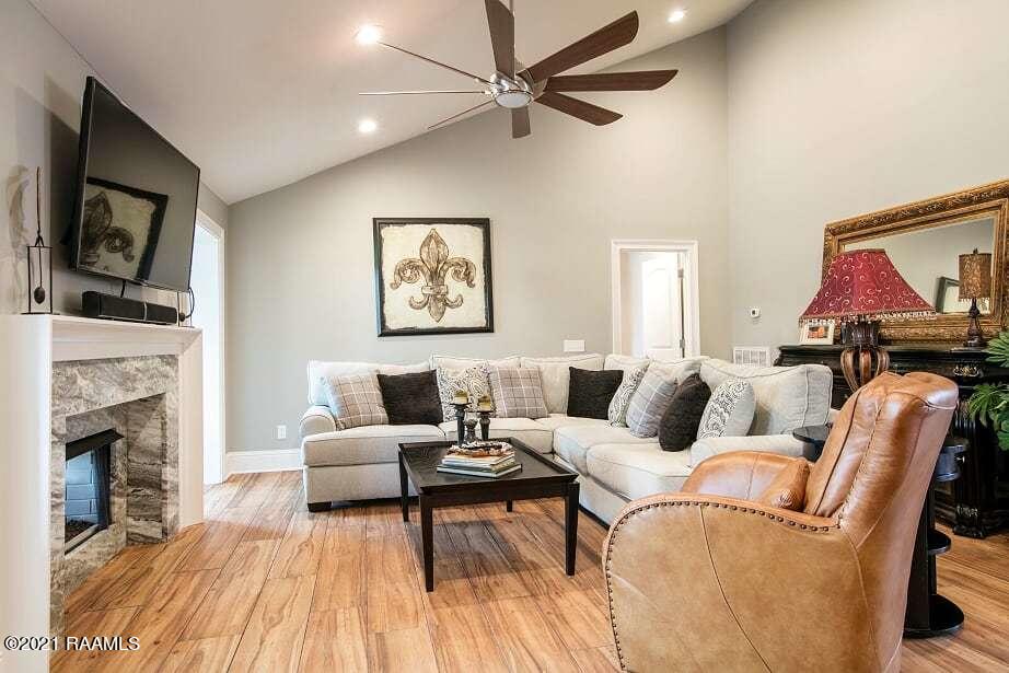 809 Doucet Road Lafayette, LA 70503 - Photo 10 of 32