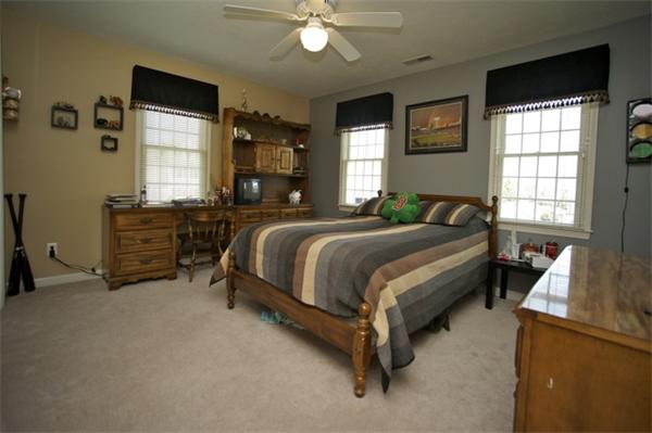 2 Weagle Farm Road Shrewsbury, MA 01545 - Photo 9 of 20 Gallery Image 9