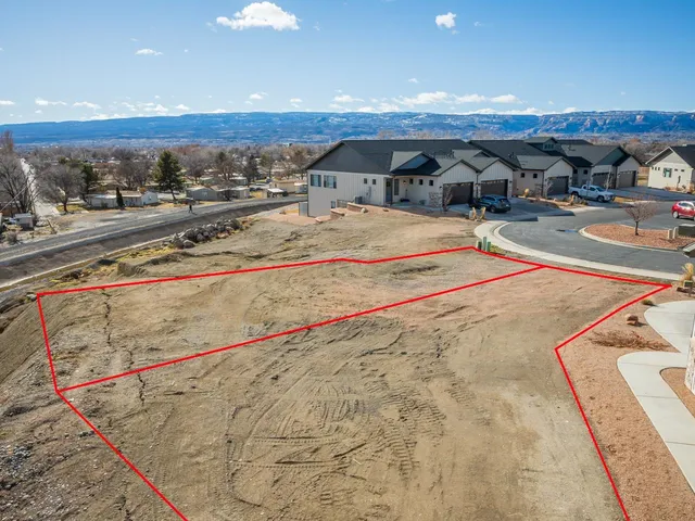 a view of a sky view