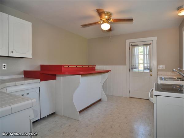 8 Old Colony Road Foxboro, MA 02035 - Photo 3 of 25 Gallery Image 3