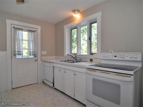 8 Old Colony Road Foxboro, MA 02035 - Photo 5 of 25 Gallery Image 5