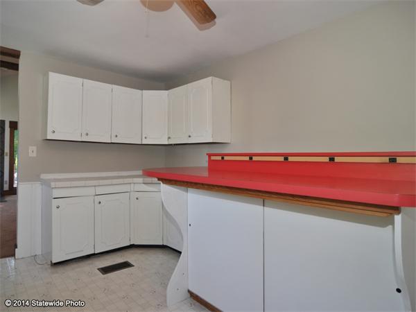 8 Old Colony Road Foxboro, MA 02035 - Photo 6 of 25 Gallery Image 6