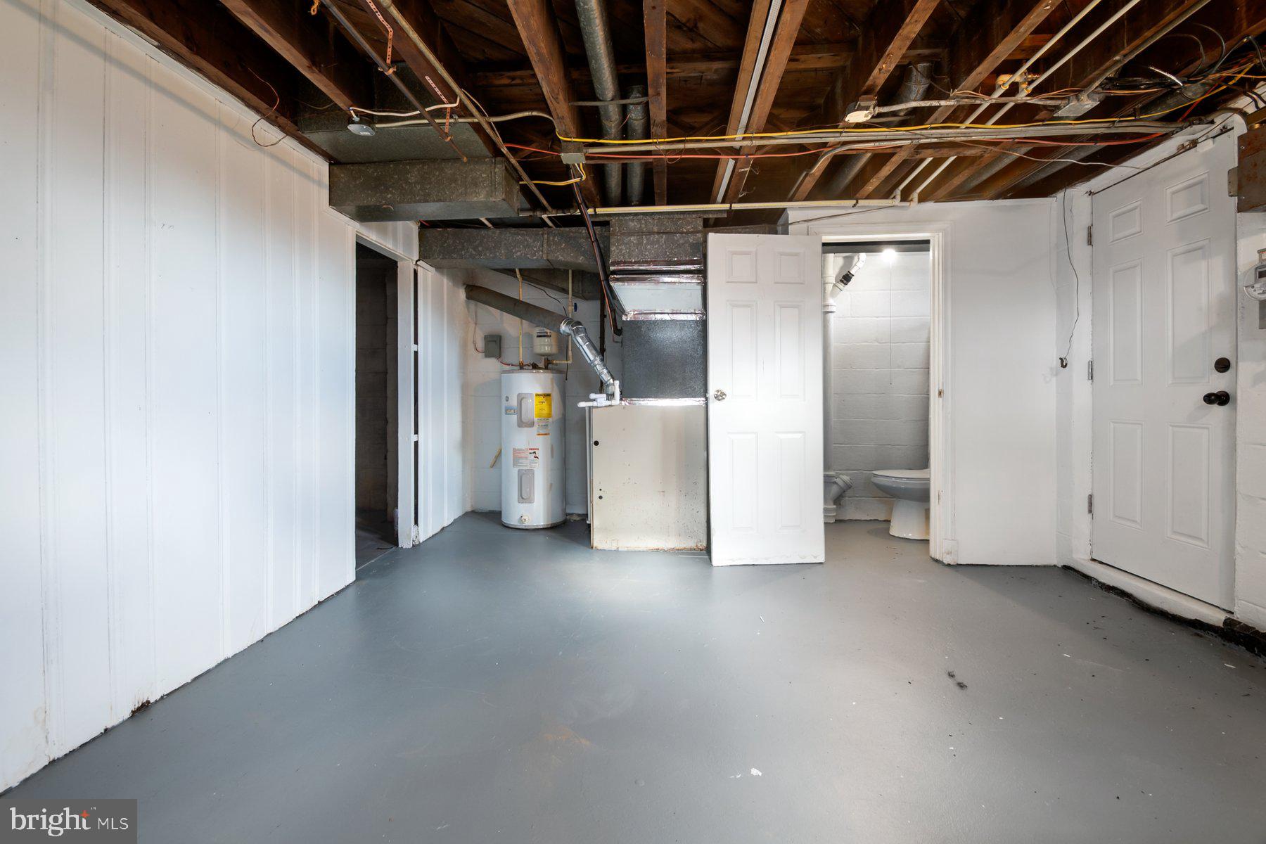 4801 Sinclair Lane Baltimore, MD 21206 - Photo 26 of 28 a view of empty room