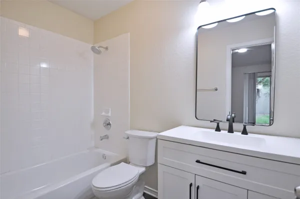 $1,650 | 13350 Water Oak Lane, Unit A, Austin, TX 78729