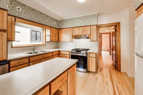 $500,000 | 1104 Clarence Avenue, Oak Park, IL 60304