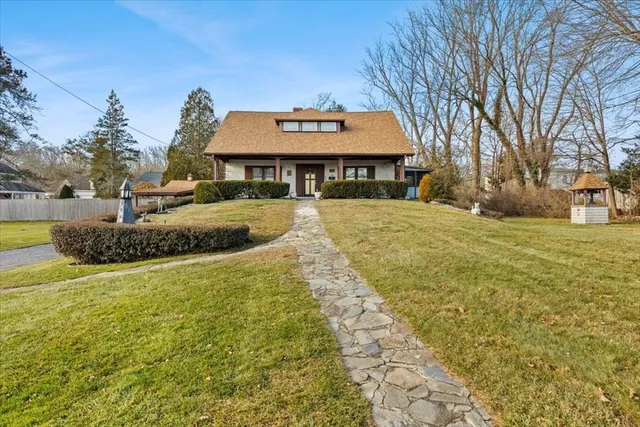 $589,900 | 15 Seaview Avenue, Swansea, MA 02777