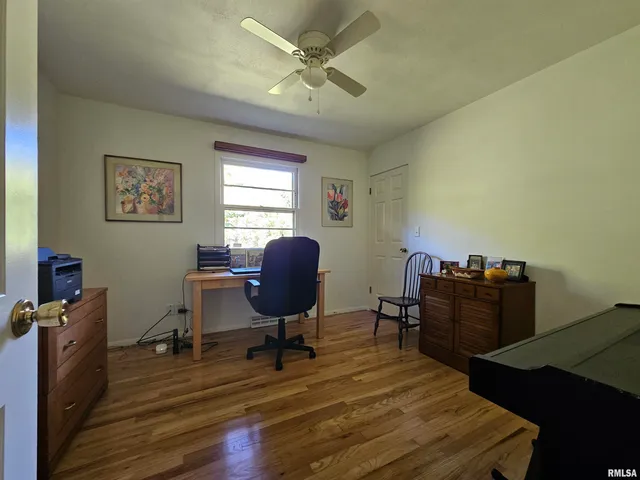 $299,000 | 46 Hillcrest Drive, Carbondale, IL 62901