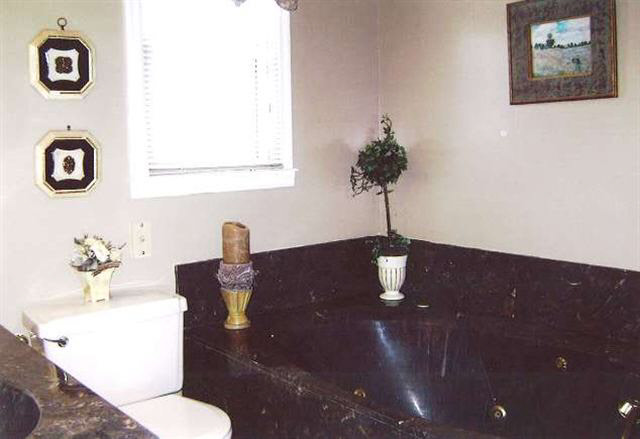 2128 South Manville Road Muncie, IN 47302 - Photo 6 of 12 Gallery Image 6