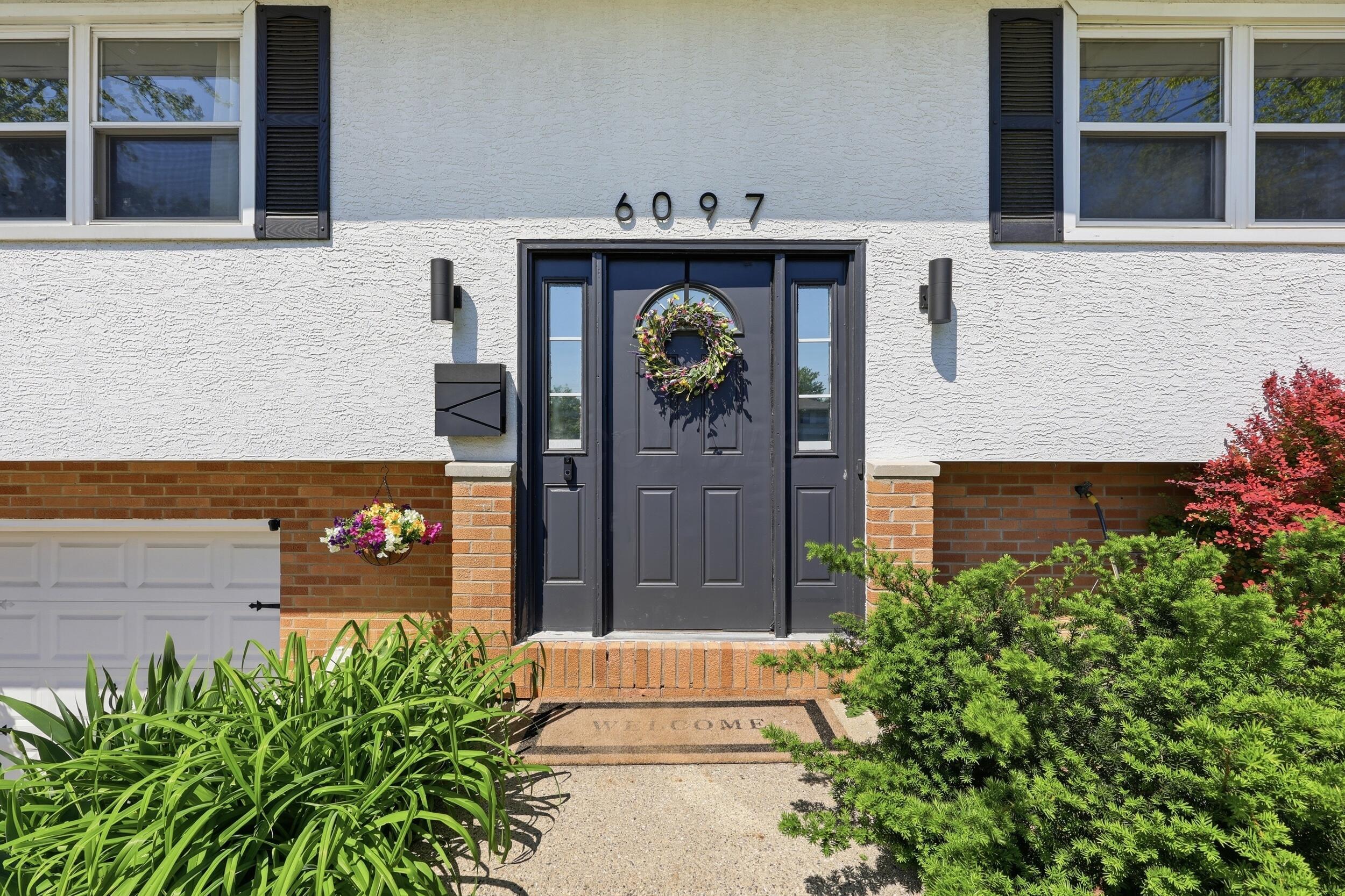 6097 Karl Road Columbus, OH 43229 - Photo 4 of 24
