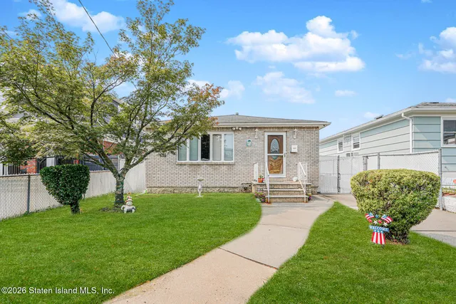 $799,999 | 176 Kensington Avenue | South Beach