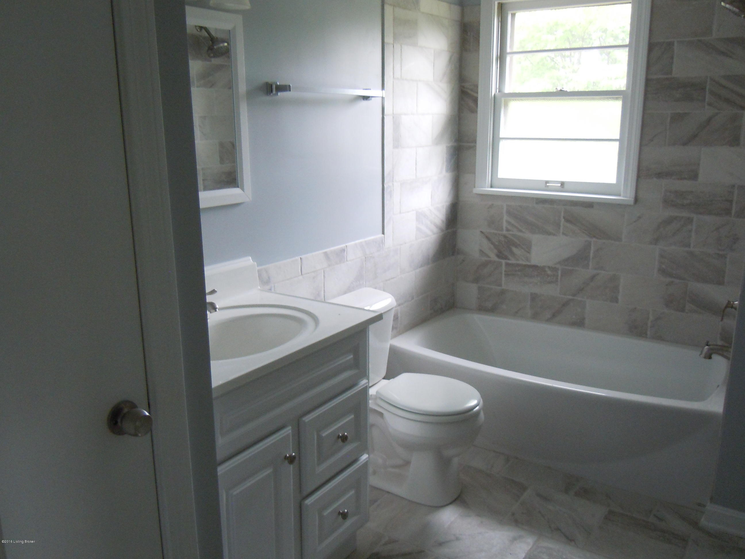 2024 Janlyn Road Jeffersontown, KY 40299 - Photo 17 of 27 DSCN4355