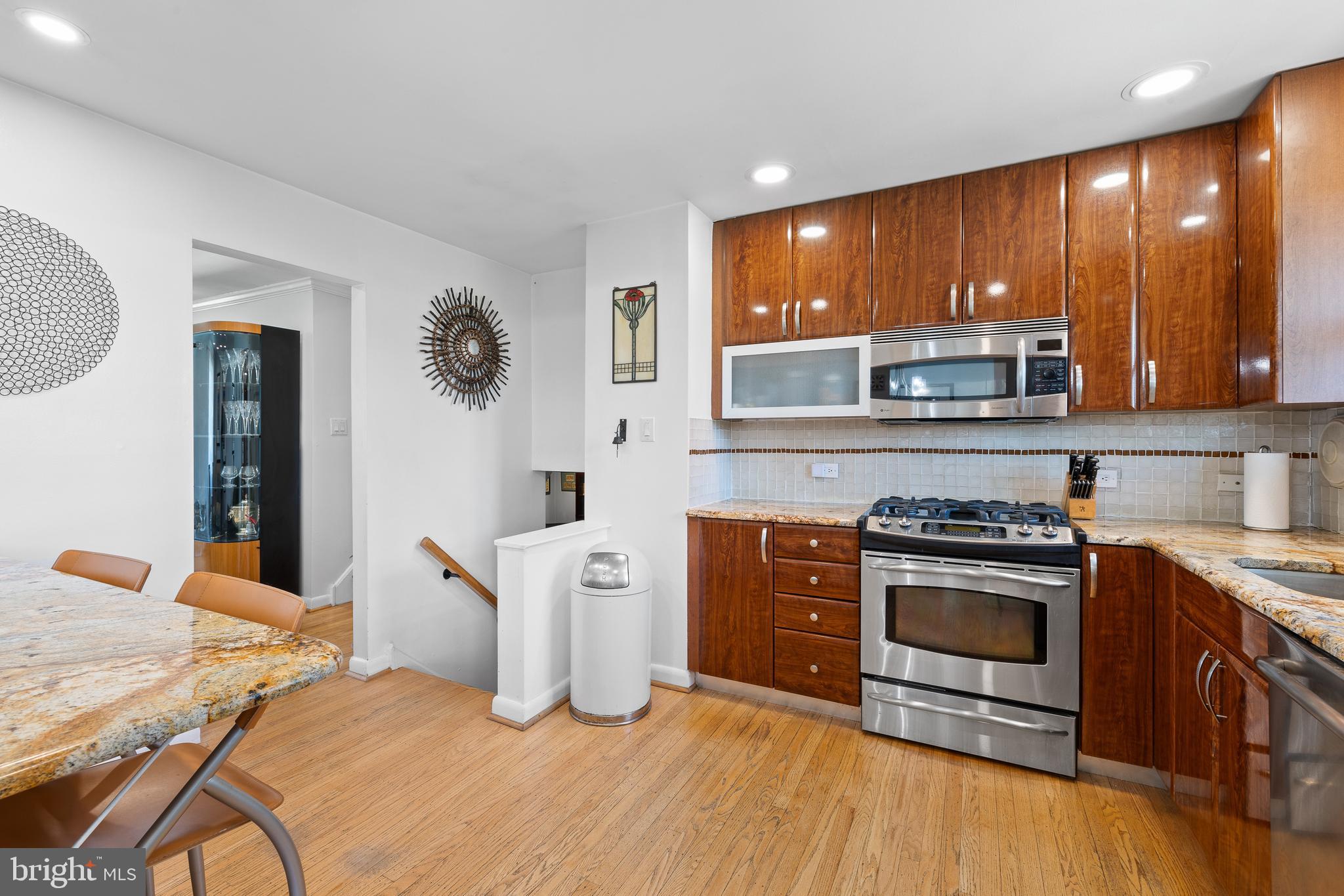 1411 Sandwood Road Conshohocken, PA 19428 - Photo 11 of 33 Stainless steel appliances