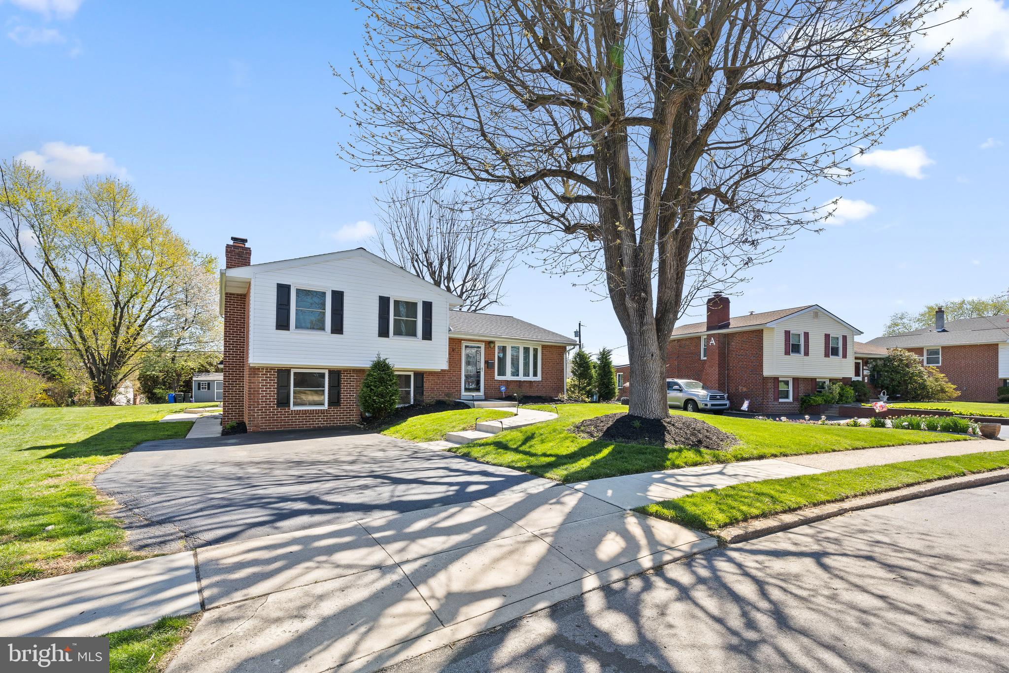 1411 Sandwood Road Conshohocken, PA 19428 - Photo 2 of 33 Driveway fits four cars