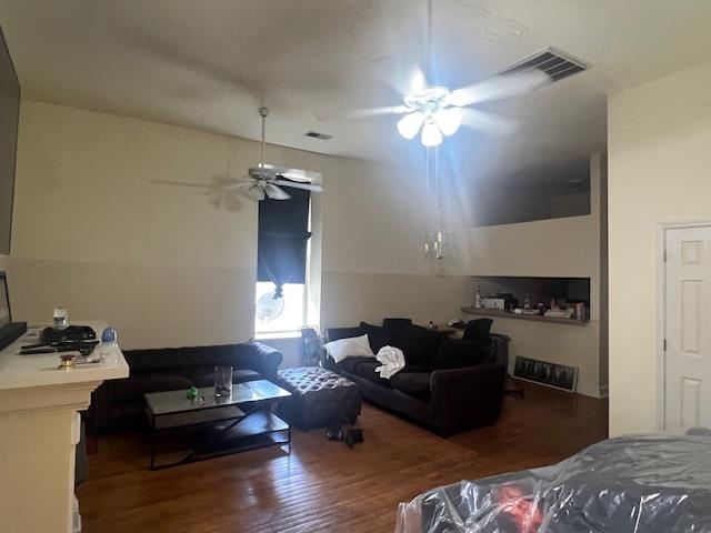 18 North 2nd Street Memphis, TN 38103 - Photo 14 of 15 a living room with furniture and a chandelier