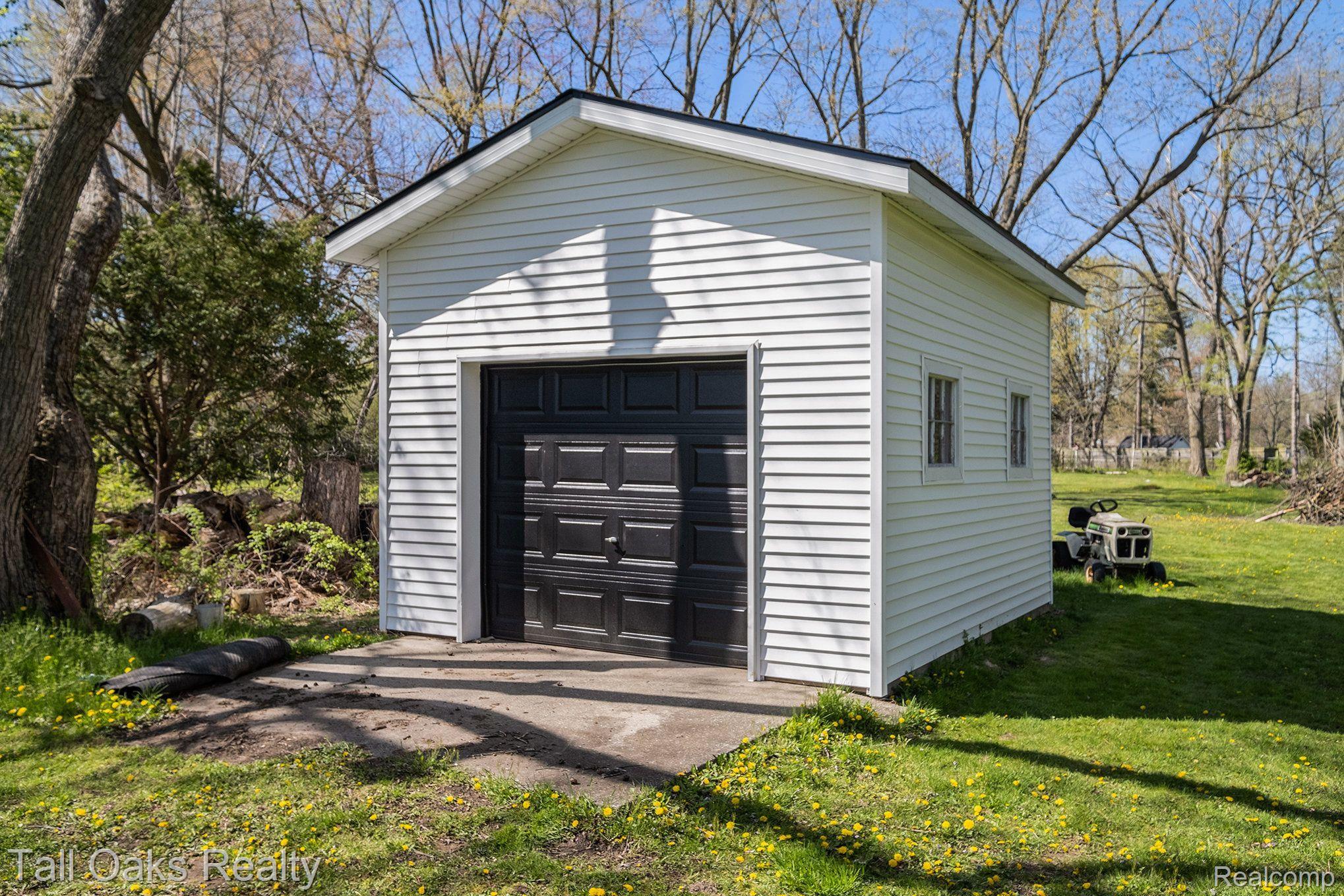 8239 Davison Road Davison, MI 48423 - Photo 30 of 40 Gallery Image 30