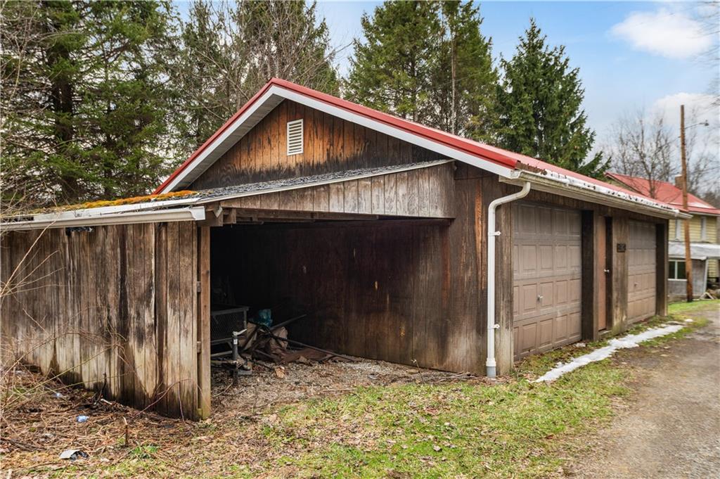 845 Mottern Road Punxsutawney, PA 15767 - Photo 4 of 40 a backyard of a house with seating space