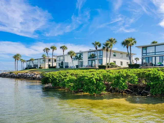 $595,000 | 6400 Flotilla Drive, Unit 56, Holmes Beach, FL 34217