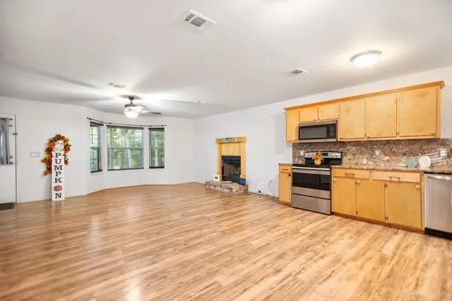 $210,000 | 477 Lakeshore Drive, Hemphill, TX 75948