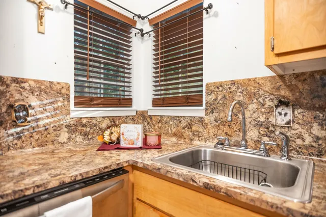 $245,000 | 477 Lakeshore Drive, Hemphill, TX 75948