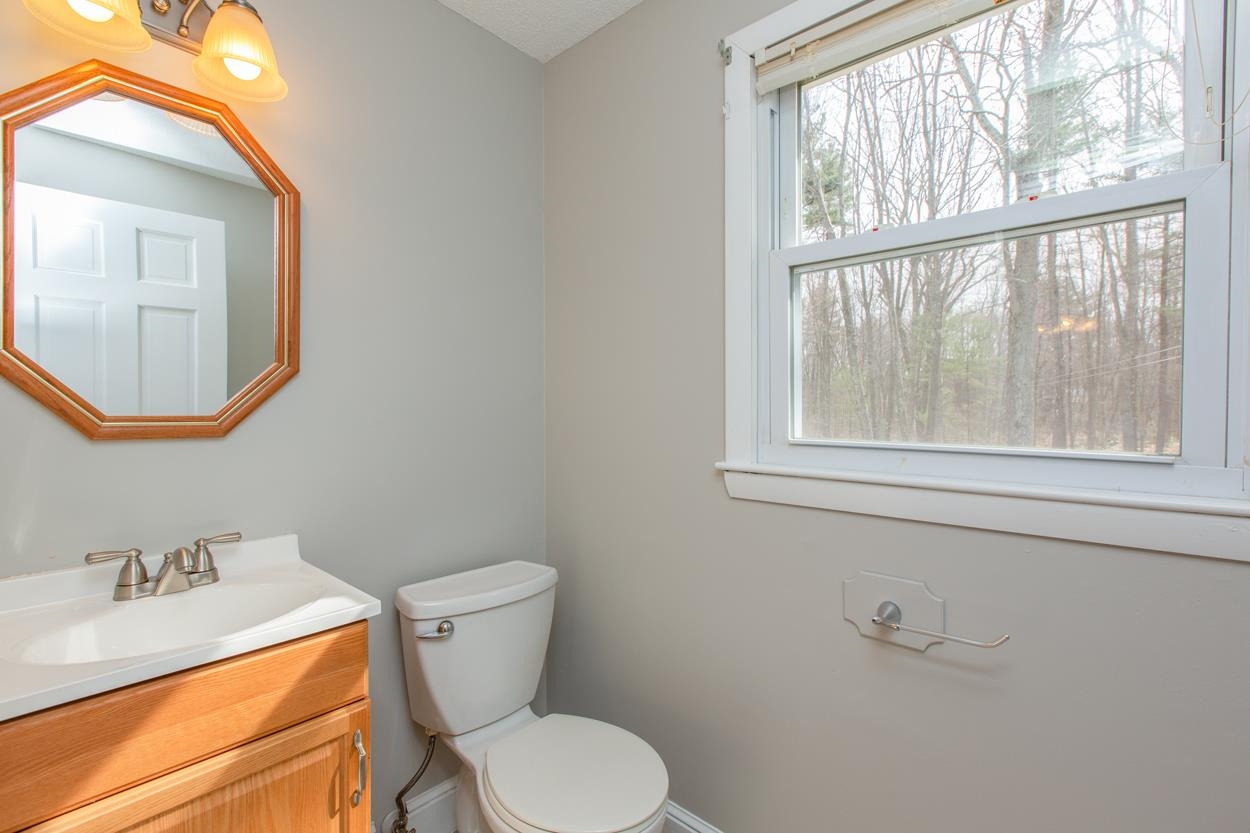 22 R Derryfield Road Derry, NH 03038 - Photo 11 of 25