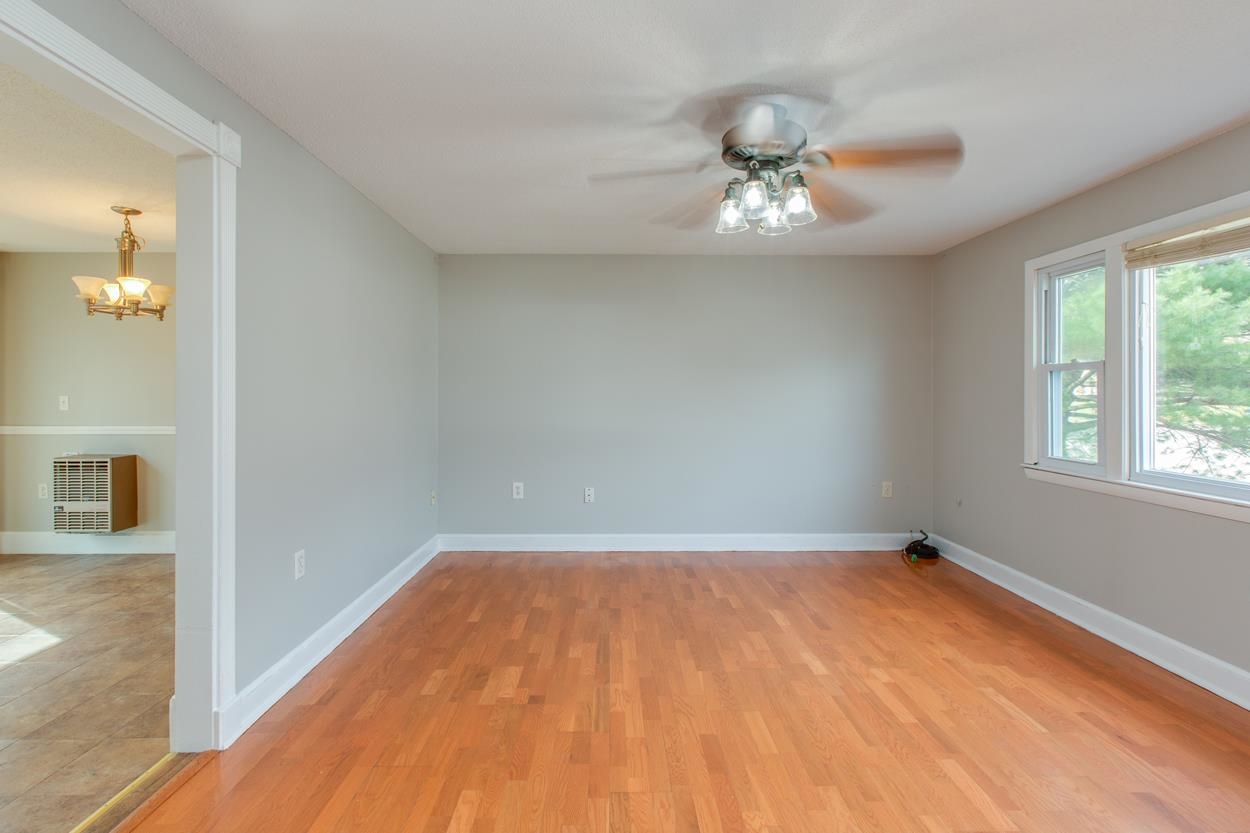 22 R Derryfield Road Derry, NH 03038 - Photo 3 of 25