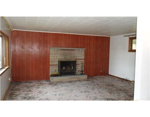 745 Cemetery Road Perryopolis, PA 15473 - Photo 5 of 7 Living Room.