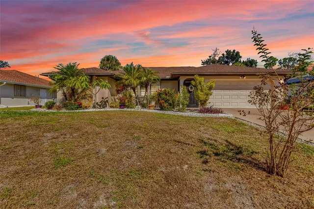 a view of outdoor space with garden view