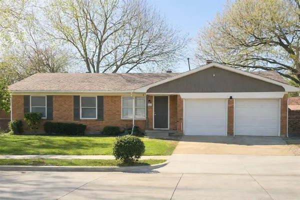 $2,300 | 1716 17th Street, Plano, TX 75074