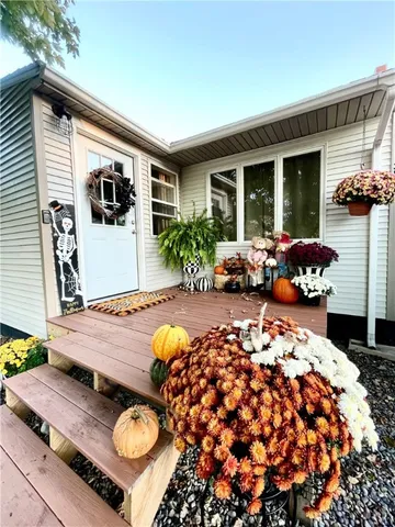 $205,000 | 38 Elmhurst Circle, Aurelius, NY 13021