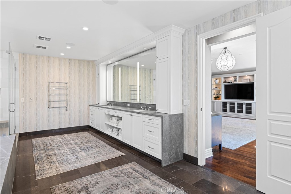 1240 5th Street Manhattan Beach, CA 90266 - Photo 41 of 68