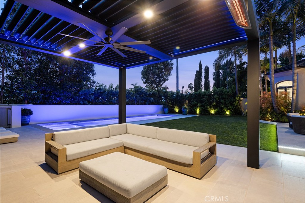 1240 5th Street Manhattan Beach, CA 90266 - Photo 64 of 68 a view of a bench in the patio