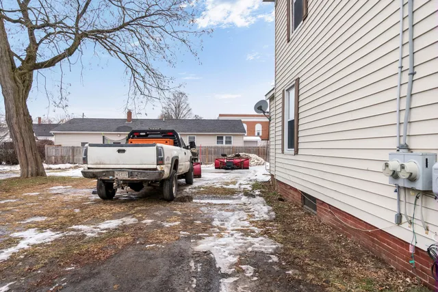 $249,900 | 2 Kelley Street, Fairfield, ME 04937