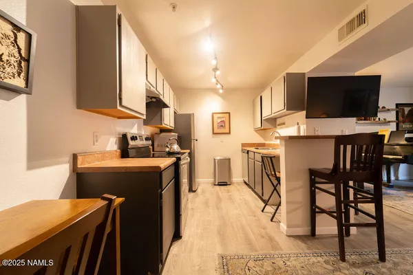 $220,000 | 1185 West University Avenue, Unit 154, Flagstaff, AZ 86001