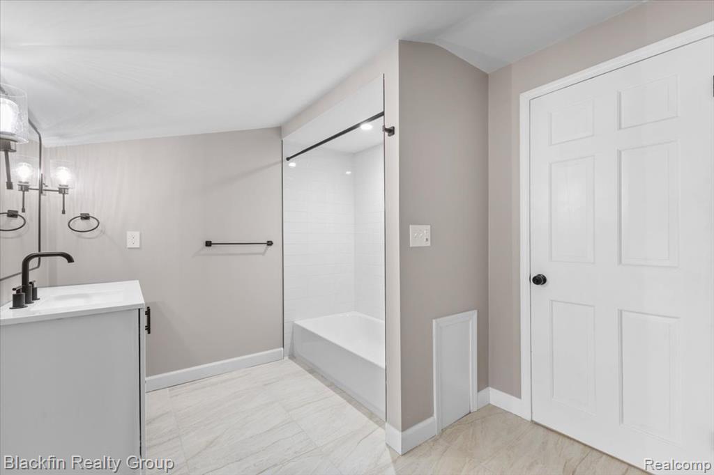 1415 John R Road Rochester, MI 48307 - Photo 10 of 40