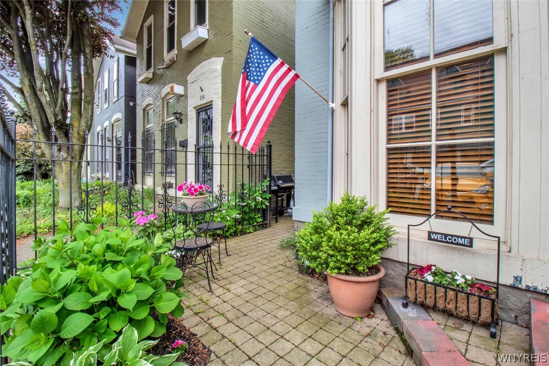 120 Johnson Park Buffalo, NY 14201 - Photo 5 of 36