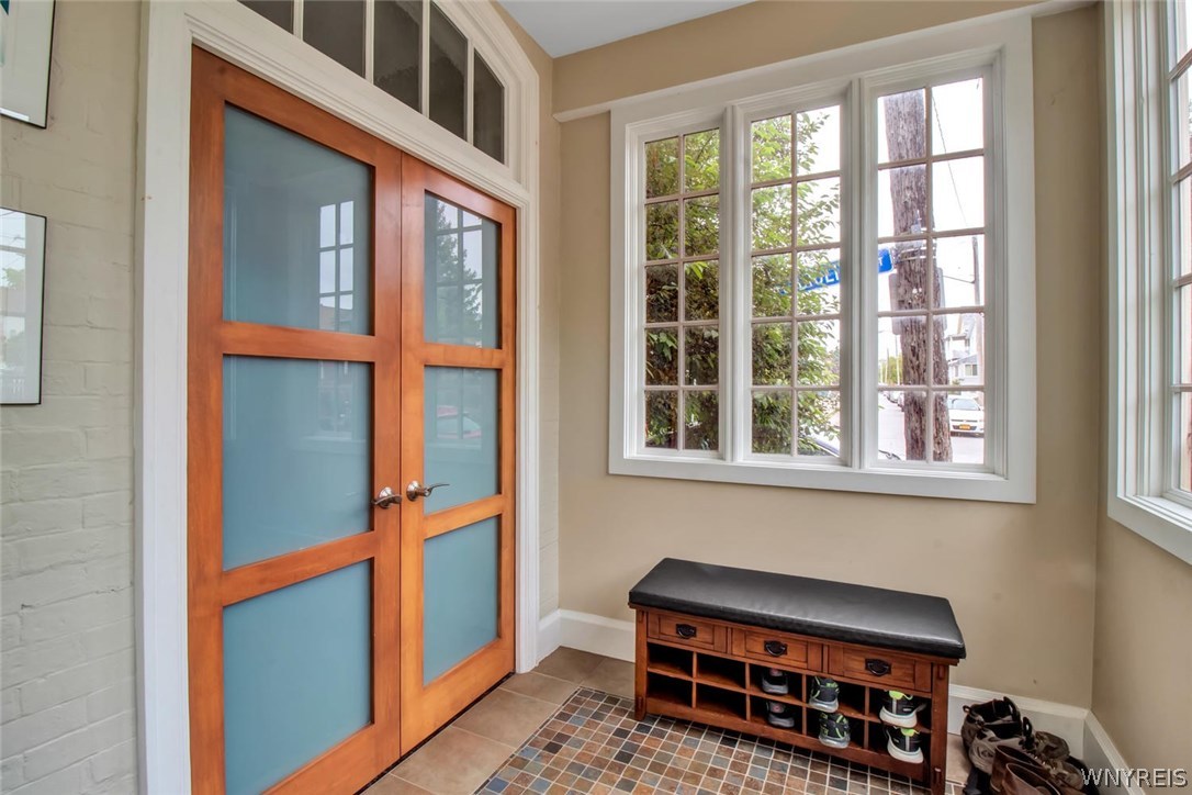 120 Johnson Park Buffalo, NY 14201 - Photo 6 of 36