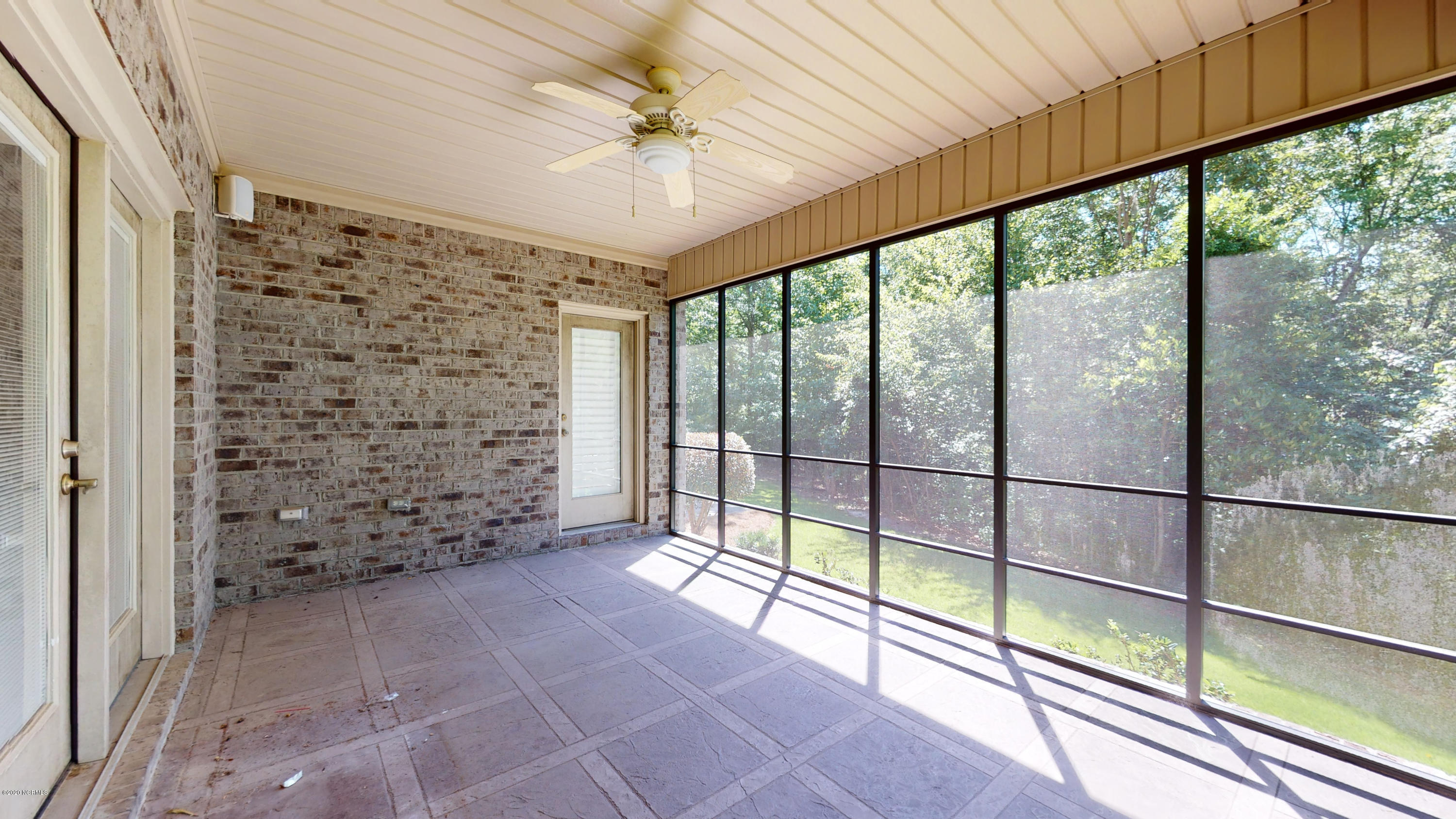 117 Lugano Road New Bern, NC 28562 - Photo 11 of 37 Screened Porch