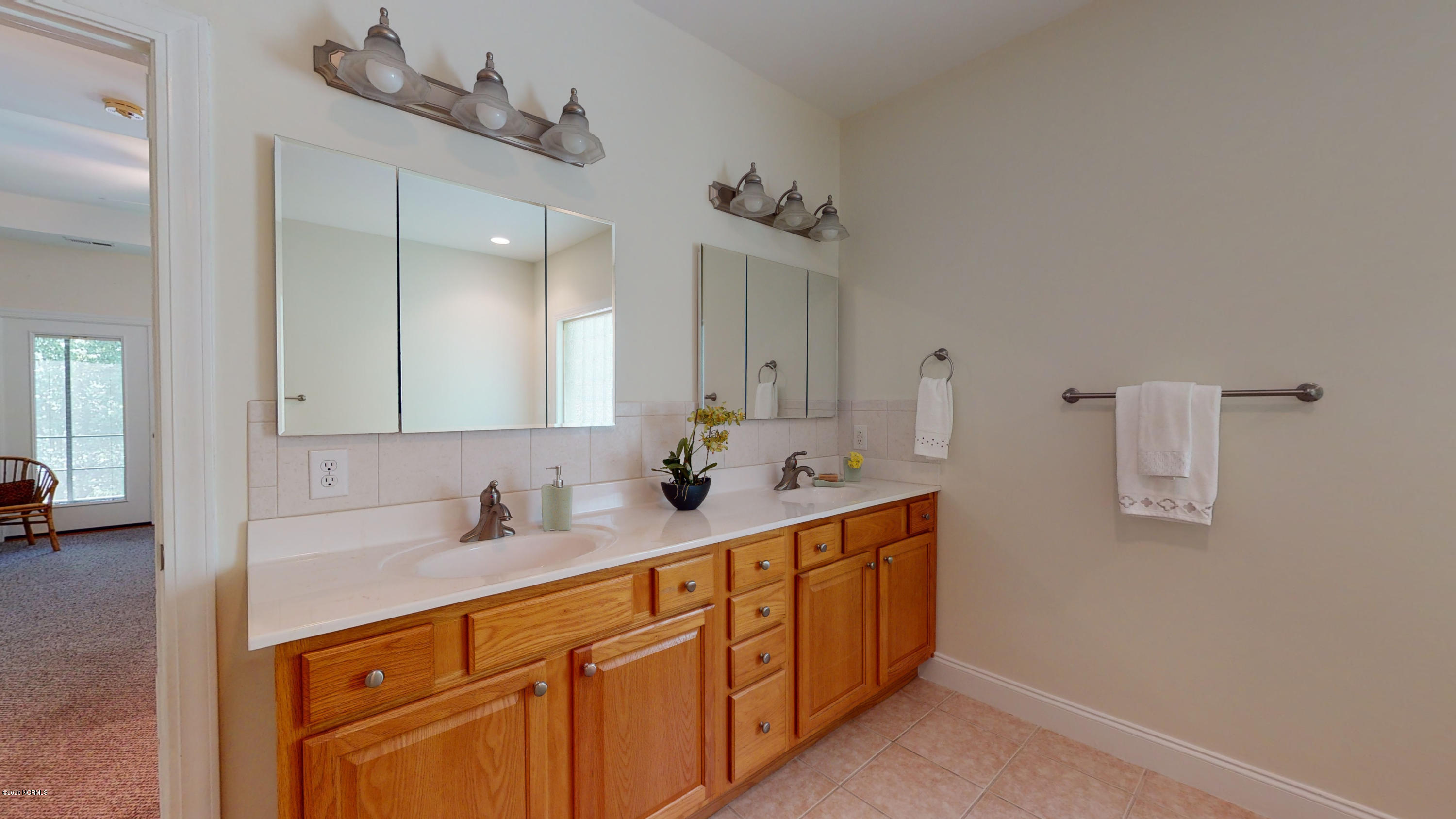 117 Lugano Road New Bern, NC 28562 - Photo 16 of 37 Master Bath
