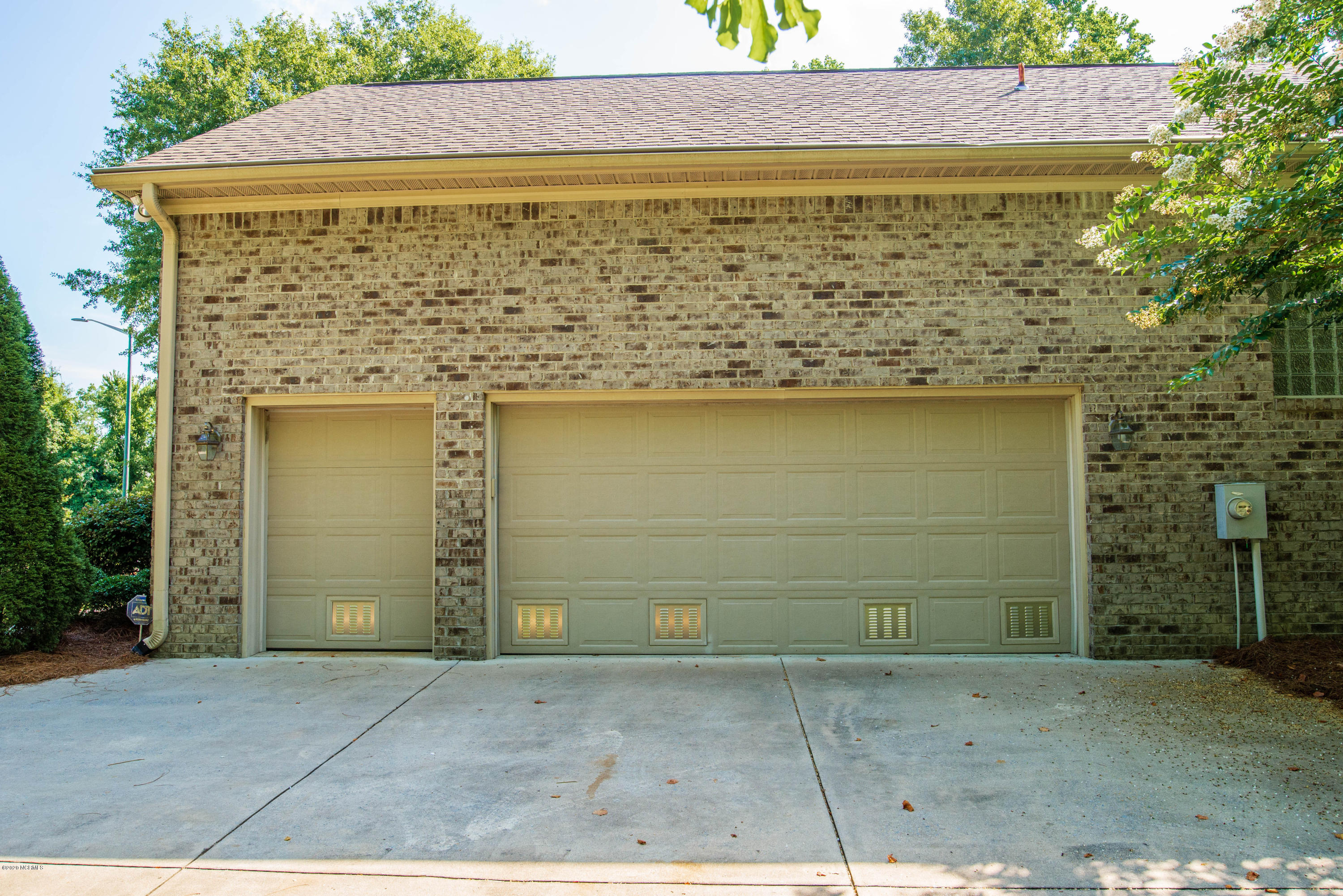 117 Lugano Road New Bern, NC 28562 - Photo 18 of 37 2 Car Garage with Golf Cart Bay