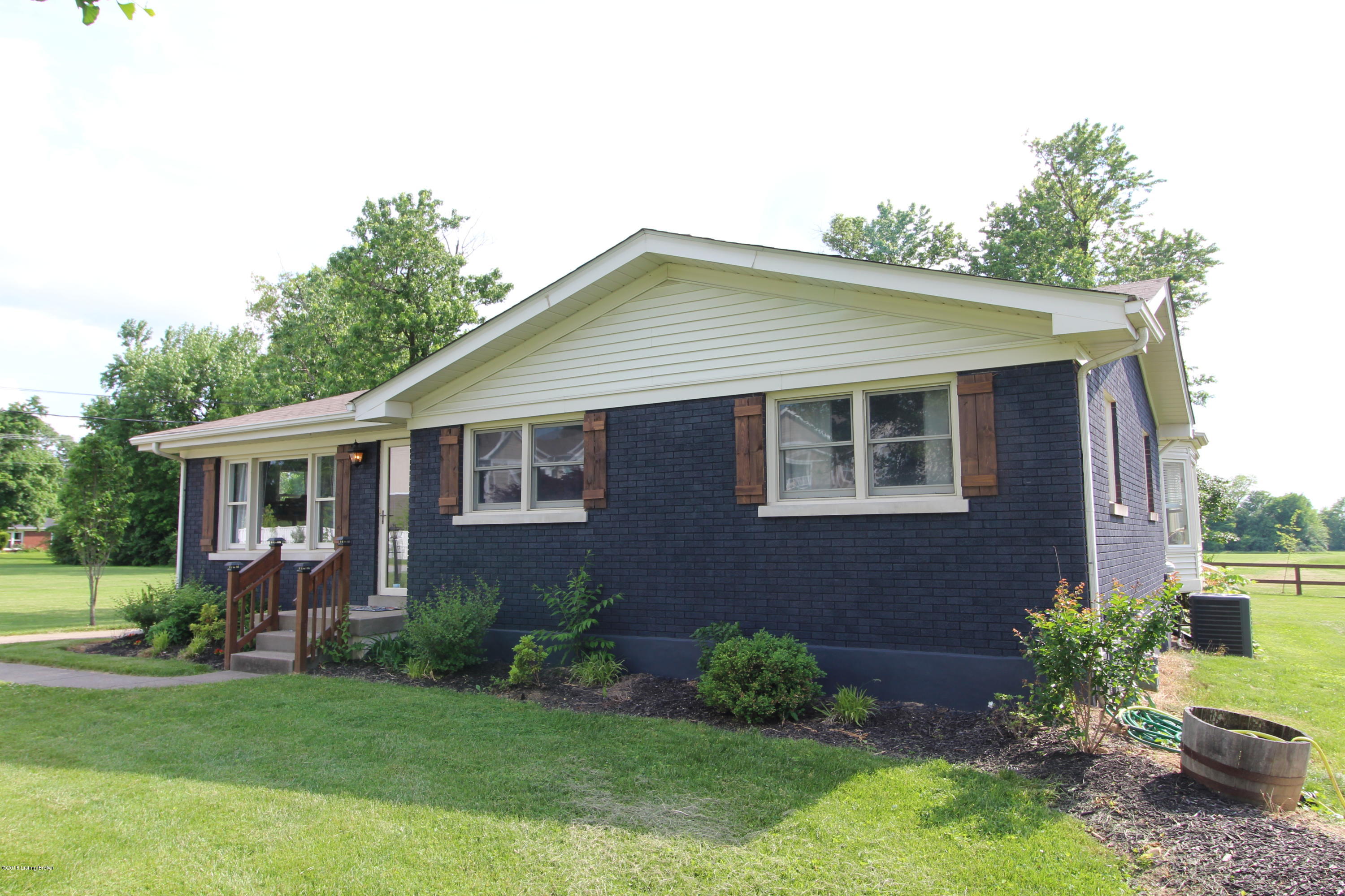 9108 Blowing Tree Road Louisville, KY 40220 - Photo 36 of 51 IMG_7006