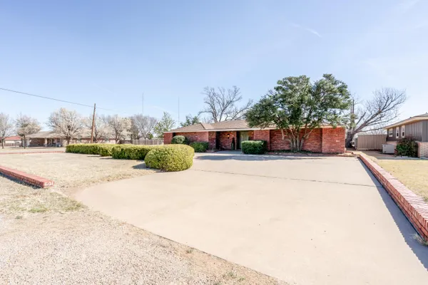 $270,000 | 601 Cottage Street, Clarendon, TX 79226