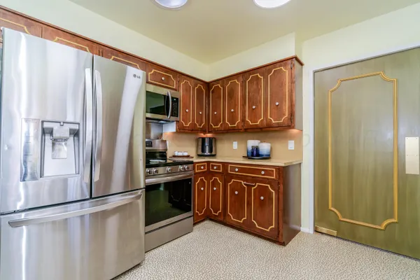 $270,000 | 601 Cottage Street, Clarendon, TX 79226