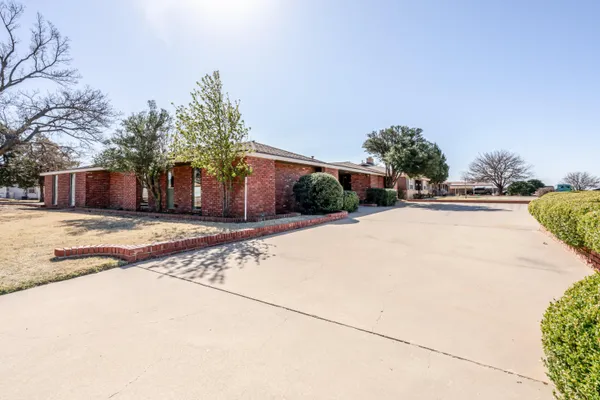 $270,000 | 601 Cottage Street, Clarendon, TX 79226